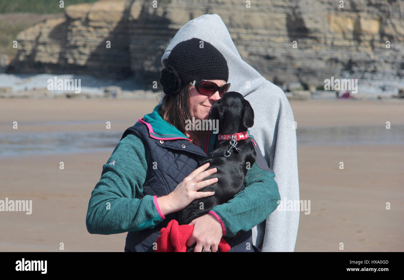 Cardiff, Wales, UK. 26th March 2017. Charlotte Baldwin who owns two dacshunds organises on the Facebook page 'South Wales, Sausage Dog Walks'' weekly/monthly (depending on weather) walks. This helps for other Dacshunds to mingle together and make friends with one another. Credit: Kate Smith/Alamy Live News Stock Photo