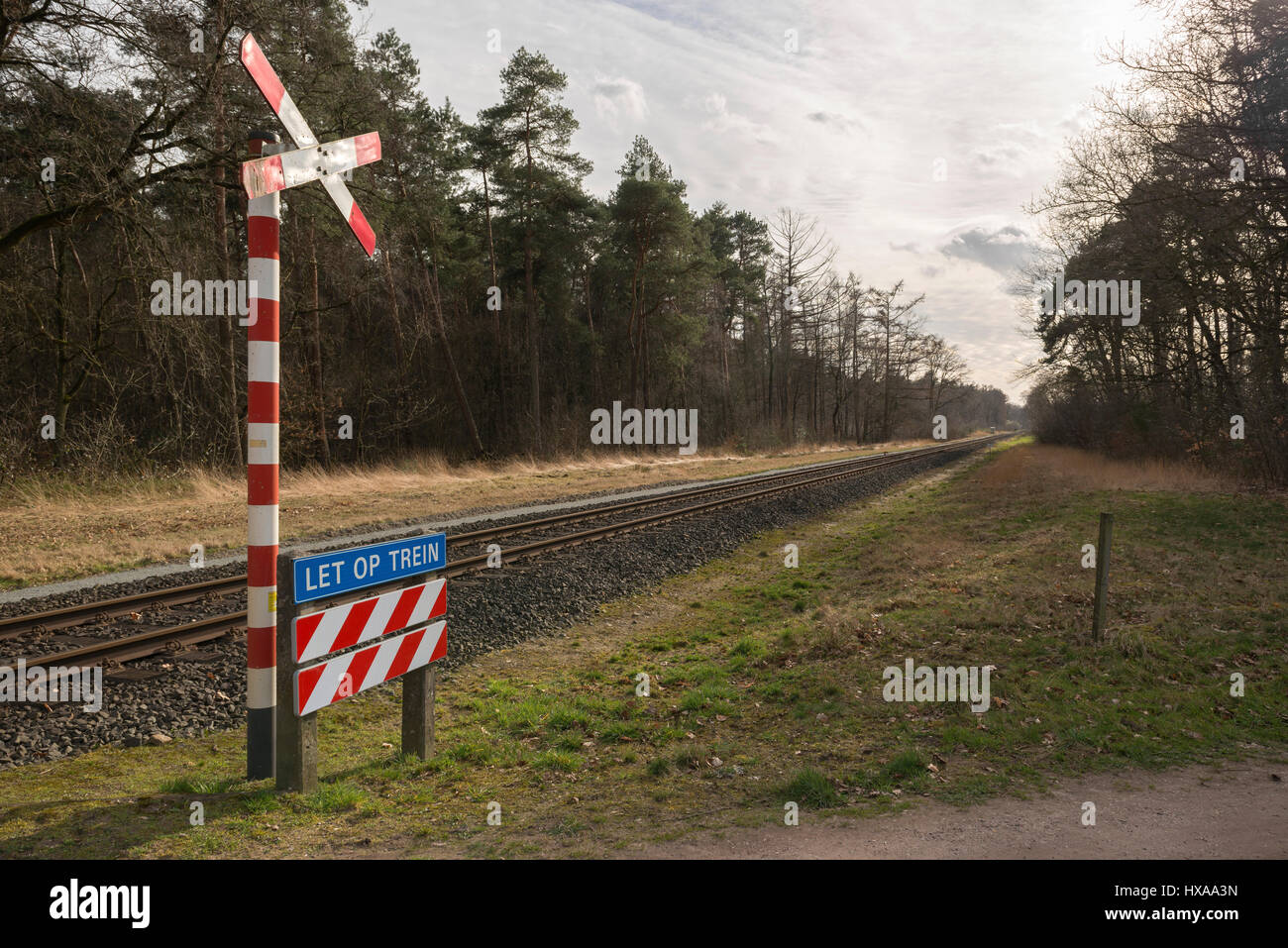 Unguarded Railway Crossing Sign High Resolution Stock Photography And Images Alamy Unguarded Railway Crossing Sign High Resolution Stock Photography And Images Alamy
