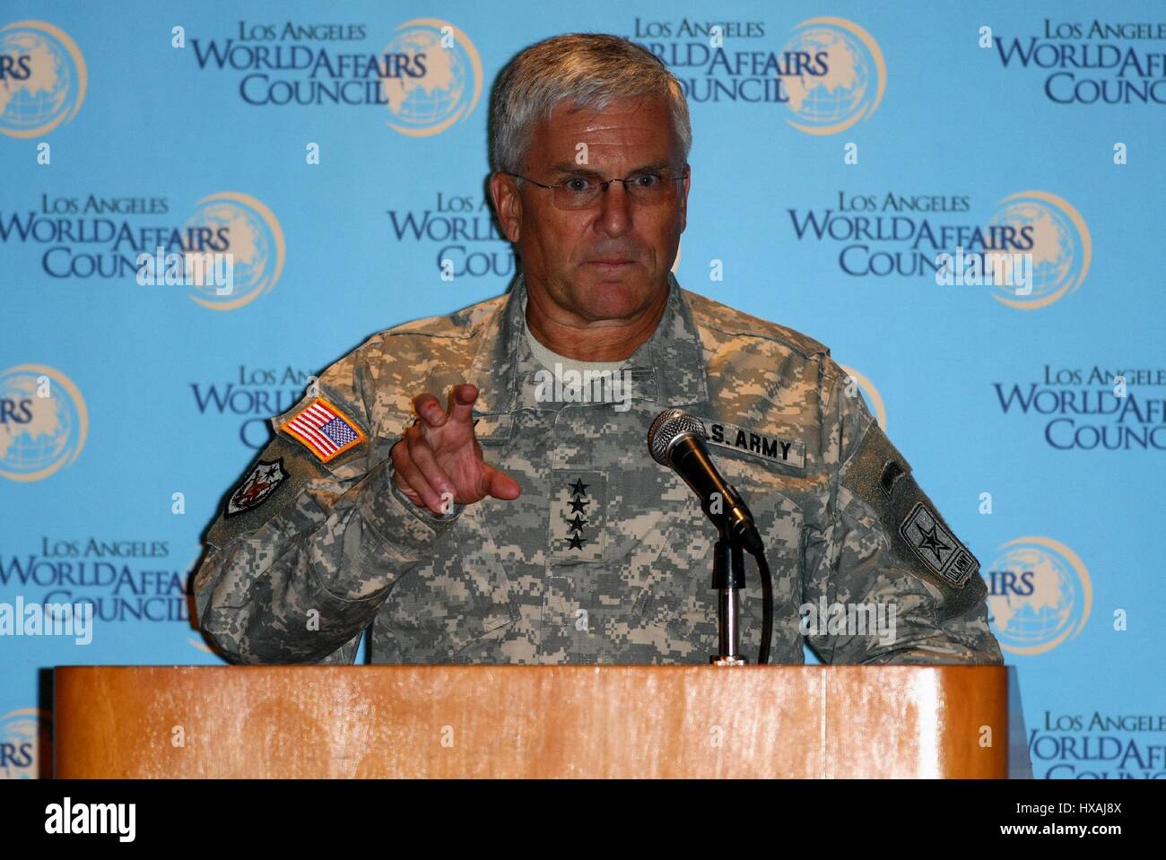 GENERAL GEORGE W. CASEY & JR CHIEF OF STAFF THE U.S. ARMY 27 September 2007 DOWNTOWN LOS ANGELES USA Stock Photo