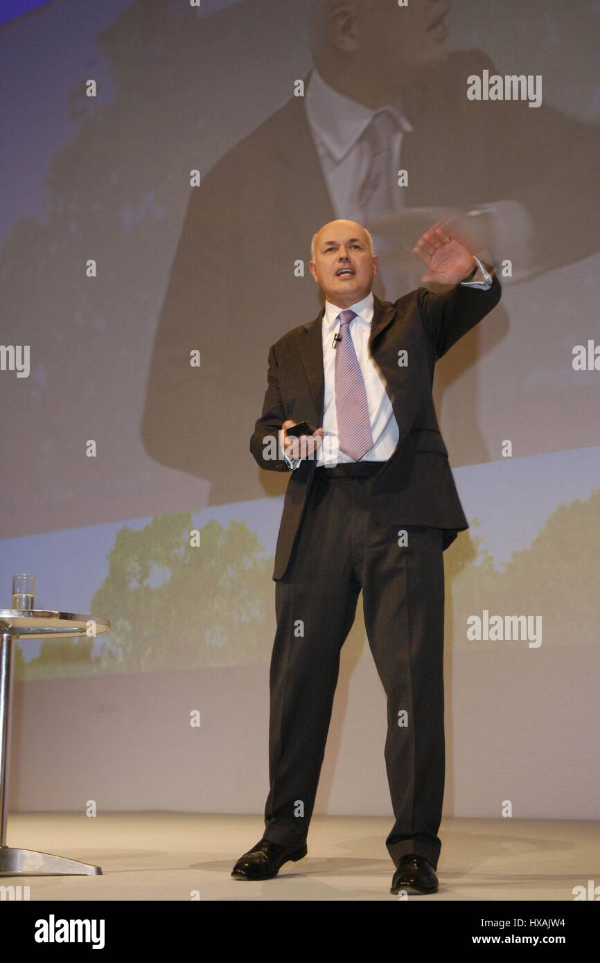 IAIN DUNCAN SMITH MP CHAIRMAN SOCIAL JUSTICE POLICY 02 October 2007 WINTER GARDENS BLACKPOOL ENGLAND Stock Photo