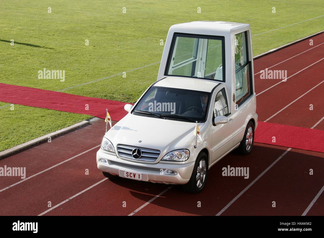 POPE MOBILE THE POPE CAR 11 September 2006 ALTOTTING GERMANY Stock Photo