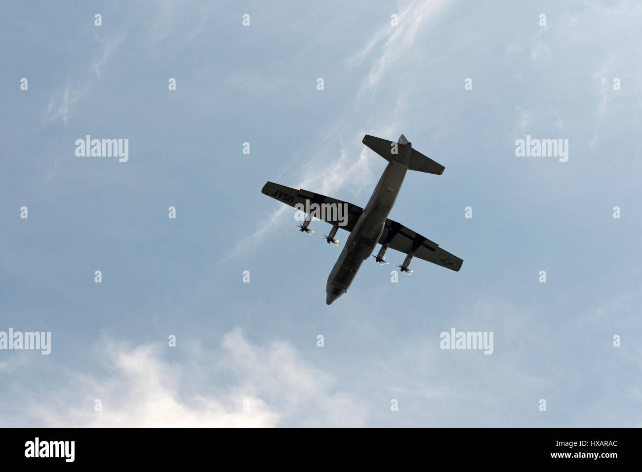 Usaf transport aircraft hi-res stock photography and images - Alamy
