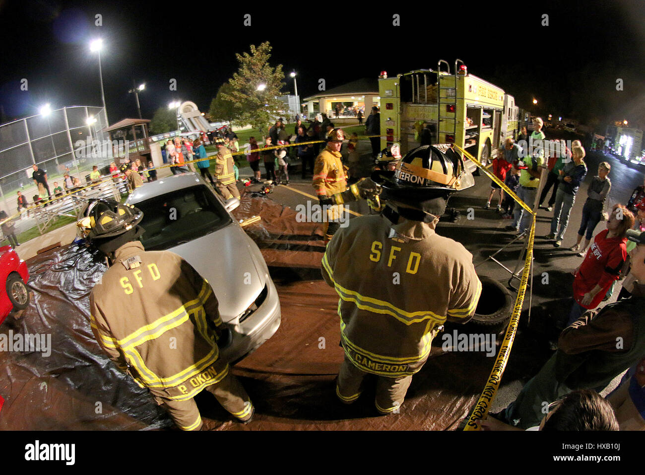 Slinger Fire Department Fire Safety Night Extrication Stock Photo Alamy
