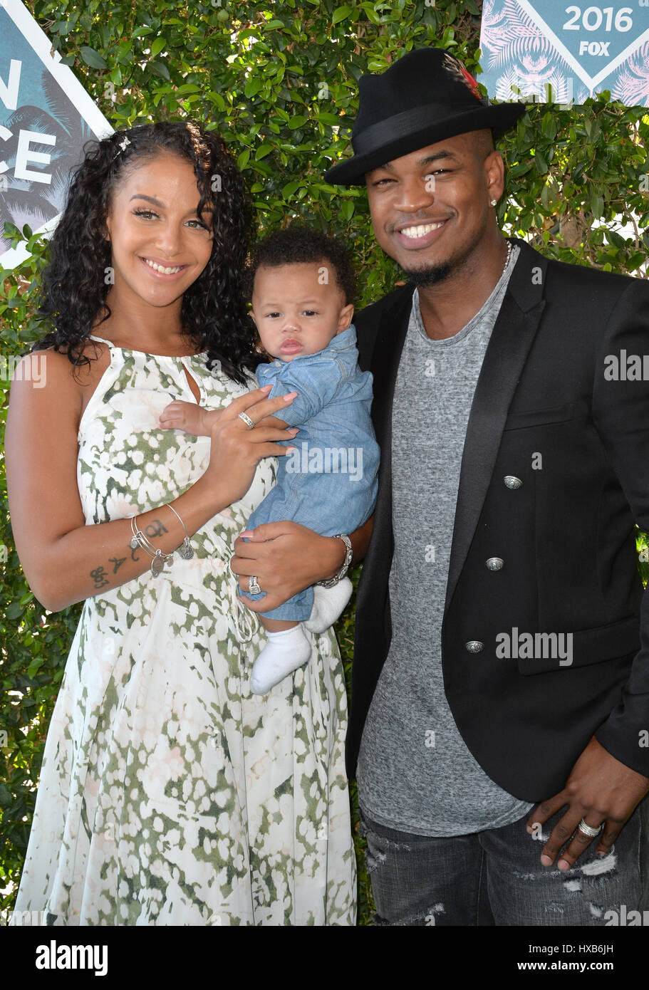 LOS ANGELES, CA. July 31, 2016: Singer Ne-Yo & wife Crystal Renay Williams & son Shaffer Chimere Smith Jr at the 2016 Teen Choice Awards at The Forum  Stock Photo
