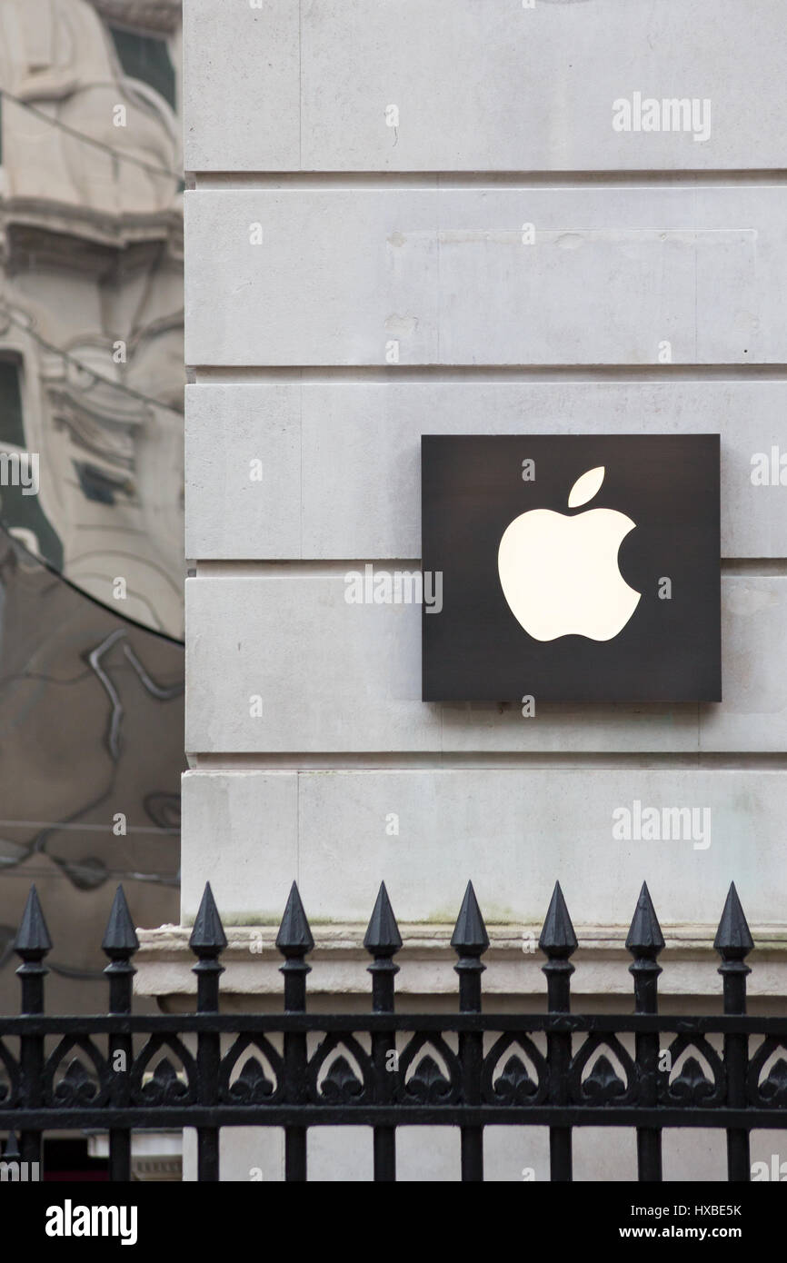 Apple Store, New Street, Birmingham, UK Stock Photo Alamy