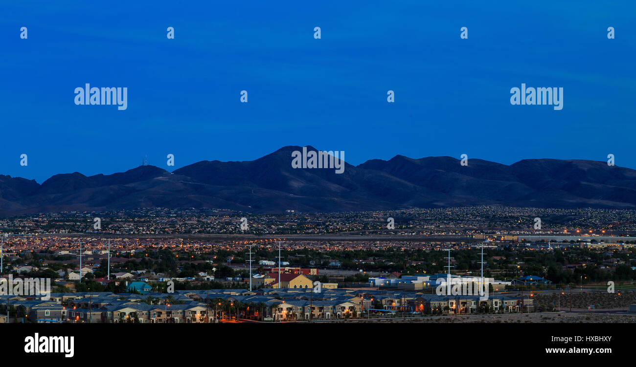 Las Vegas mountain range outside the strip Stock Photo Alamy