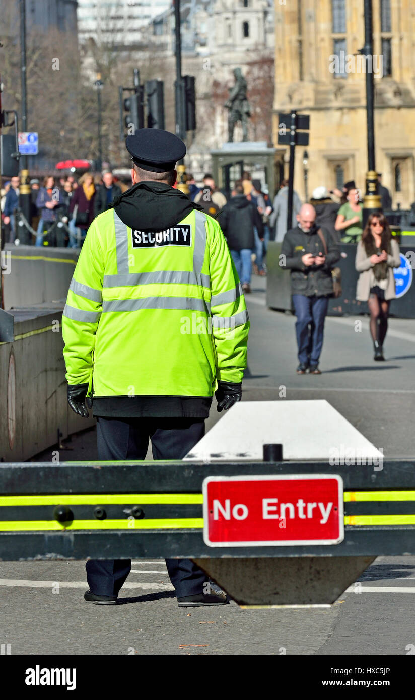 London, England, UK. Security outside the Houses of Parliament Stock