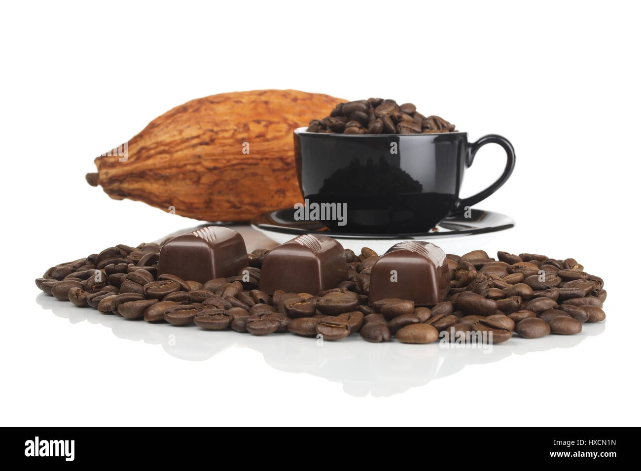 Chocolate candy with coffee beans, Schokoladenkonfekt mit Kaffeebohnen ...