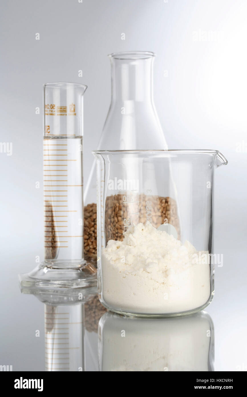 Weighing flour hi-res stock photography and images - Alamy