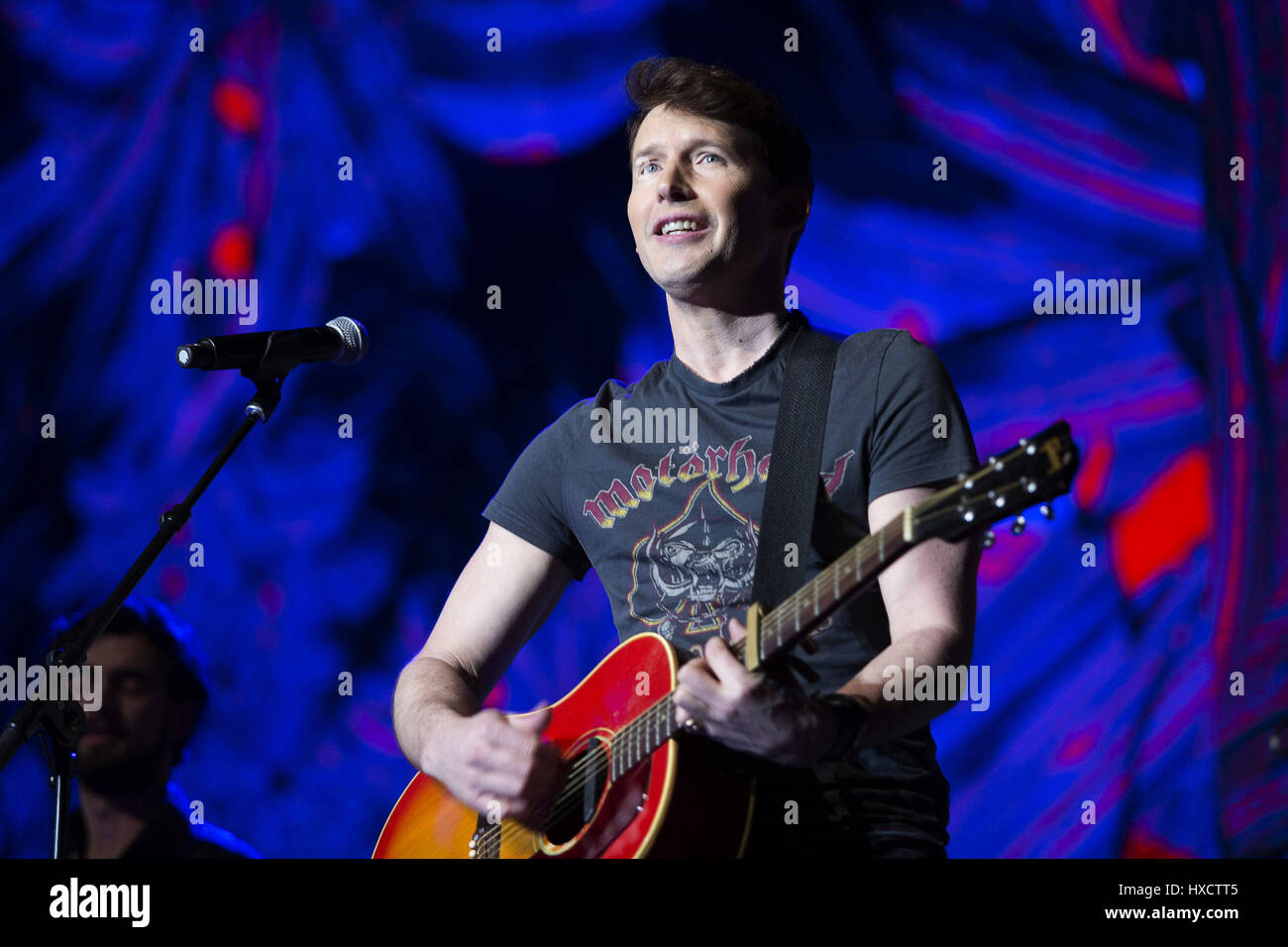 Madrid, Spain. 25th Mar, 2017. James Blunt live beim La Noche de Cadena 100 Konzert im WiZink Center. Madrid, 25.03.2017 | usage worldwide Credit: dpa/Alamy Live News Stock Photo