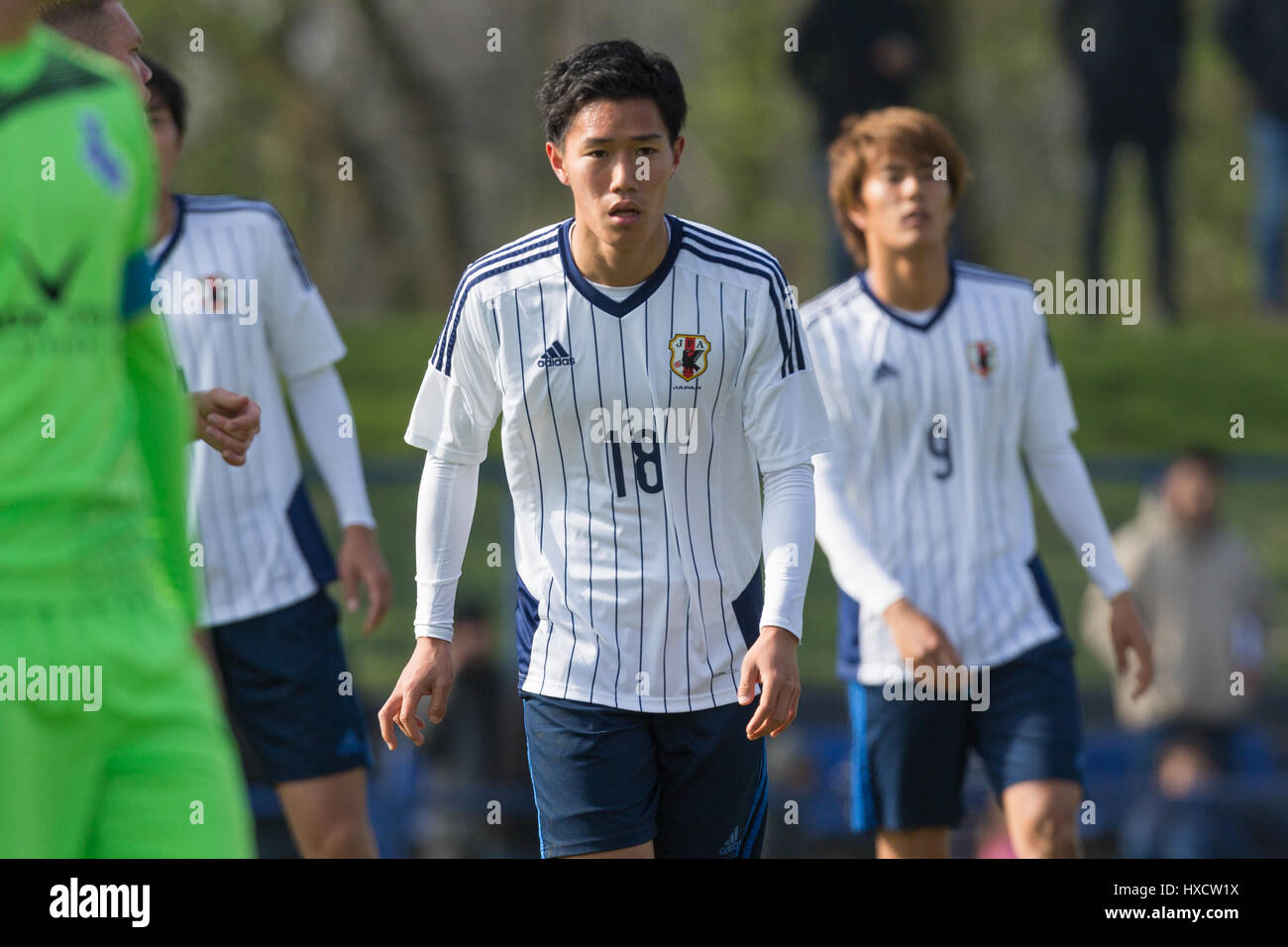friendly football match MSV Duisburg vs Japan U20: Keita Endo (Japan, C).       © Juergen Schwarz/Alamy Live News Stock Photo