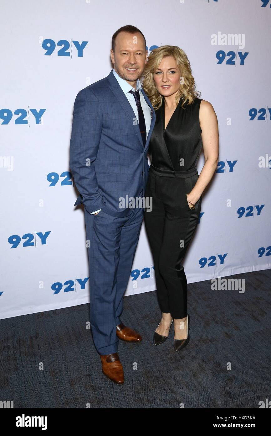 New York, NY, USA. 27th Mar, 2017. Donnie Wahlberg, Amy Carlson at arrivals  for BLUE BLOODS 150th Episode Celebration, The 92nd Street Y, New York, NY  March 27, 2017. Credit: John Nacion/Everett