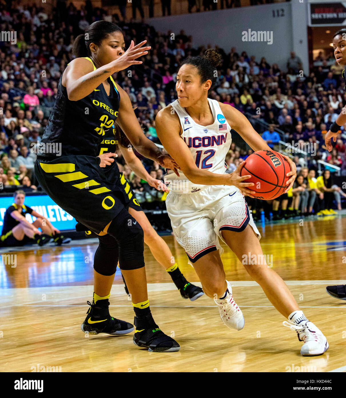 Womens hoops hires stock photography and images Alamy