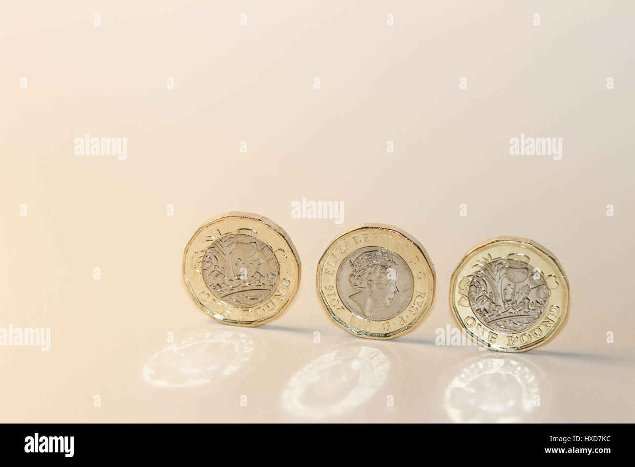 Newcastle upon Tyne, England, UK. Tuesday, 28 March, 2017. New British pound coin is issued. Credit: Andrew Nicholson/Alamy Live News Stock Photo