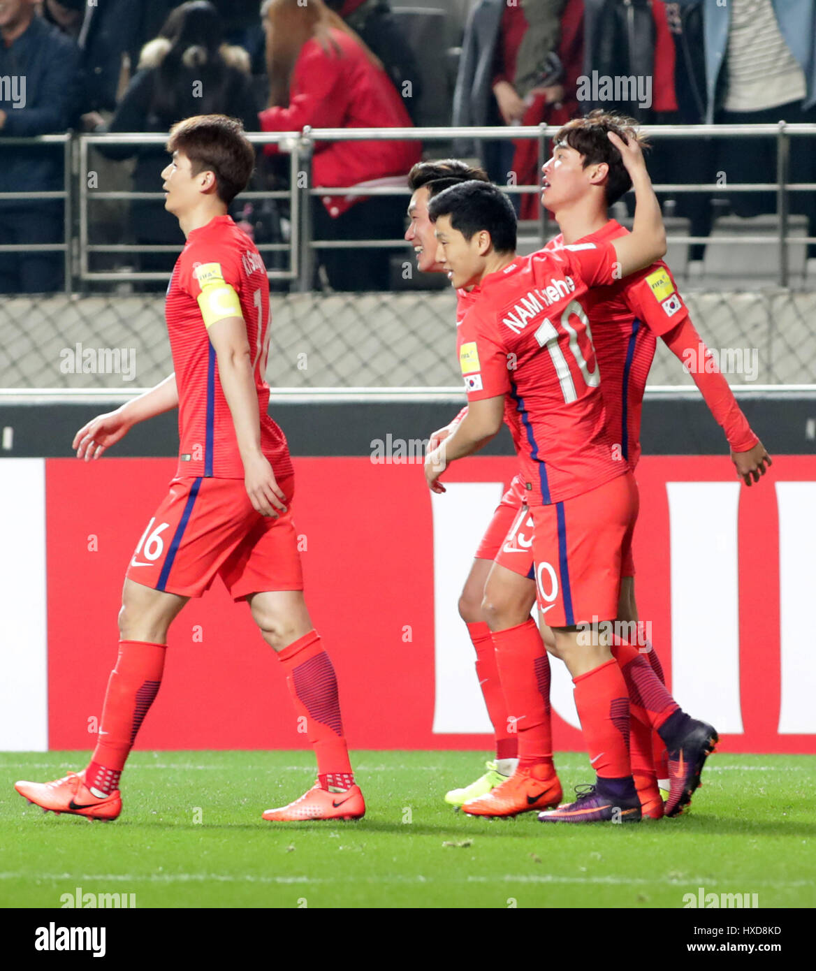Seoul, South Korea. 28th Mar, 2017. South Korea's Hong Jeong-ho (R) celebrates after scoring during the FIFA World Cup Asia qualifier match between South Korea and Syria at World Cup Stadium in Seoul, South Korea on March 28, 2017. South Korea won by 1-0. Credit: Lee sang-ho/Xinhua/Alamy Live News Stock Photo