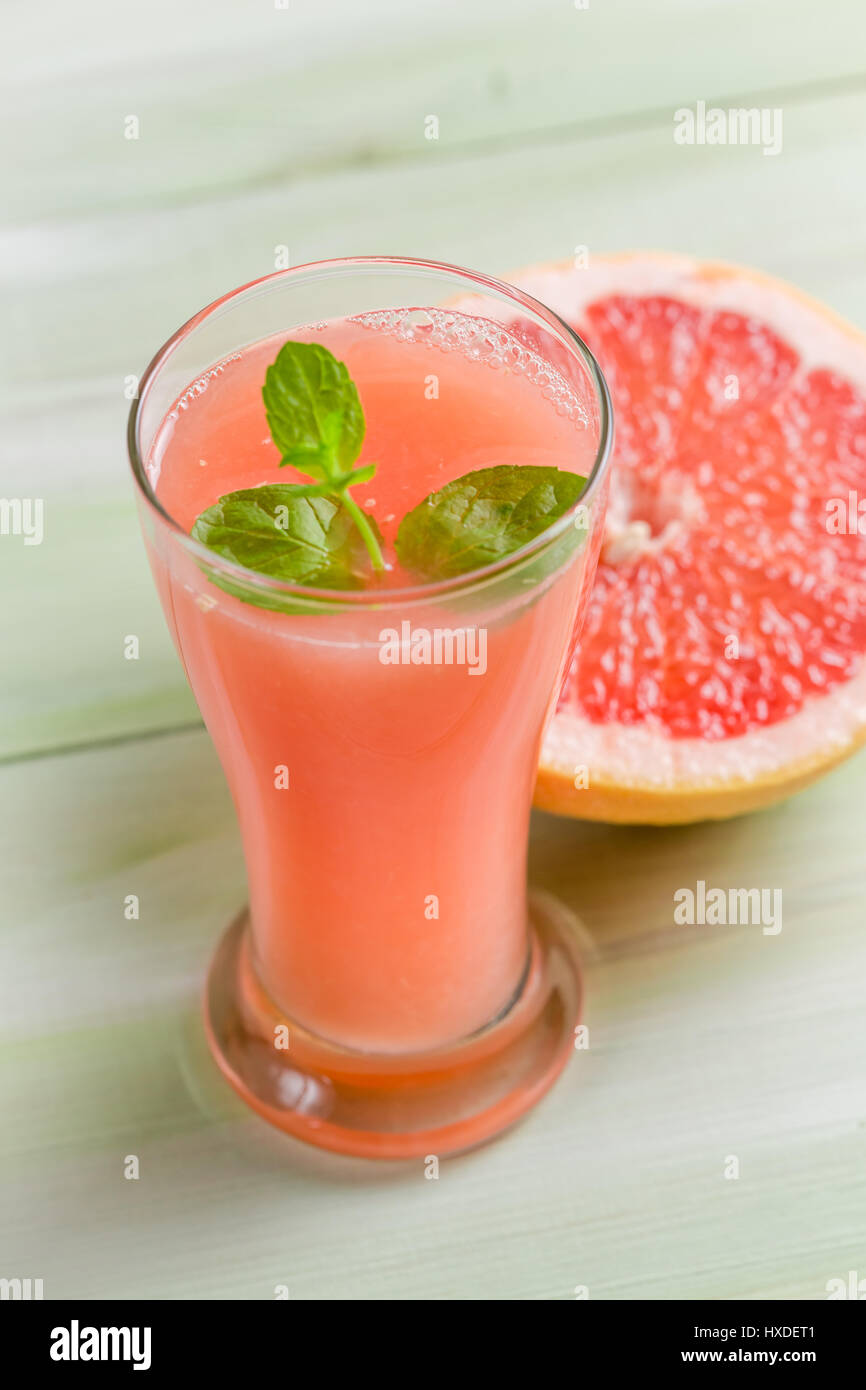 Yellow grapefruit juice hi-res stock photography and images - Alamy