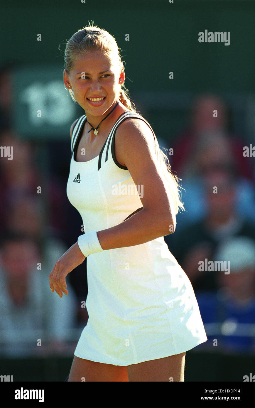 Anna kournikova at wimbledon hi-res stock photography and images - Page 2 -  Alamy