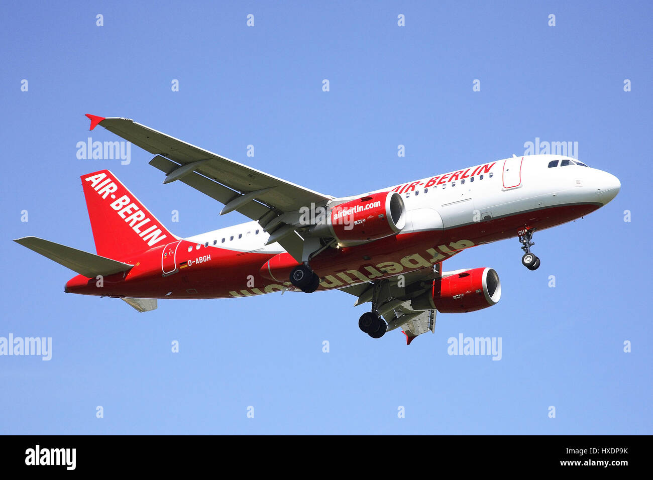 Air liner of air Berlin in the land flight, Passagierflugzeug von Air ...