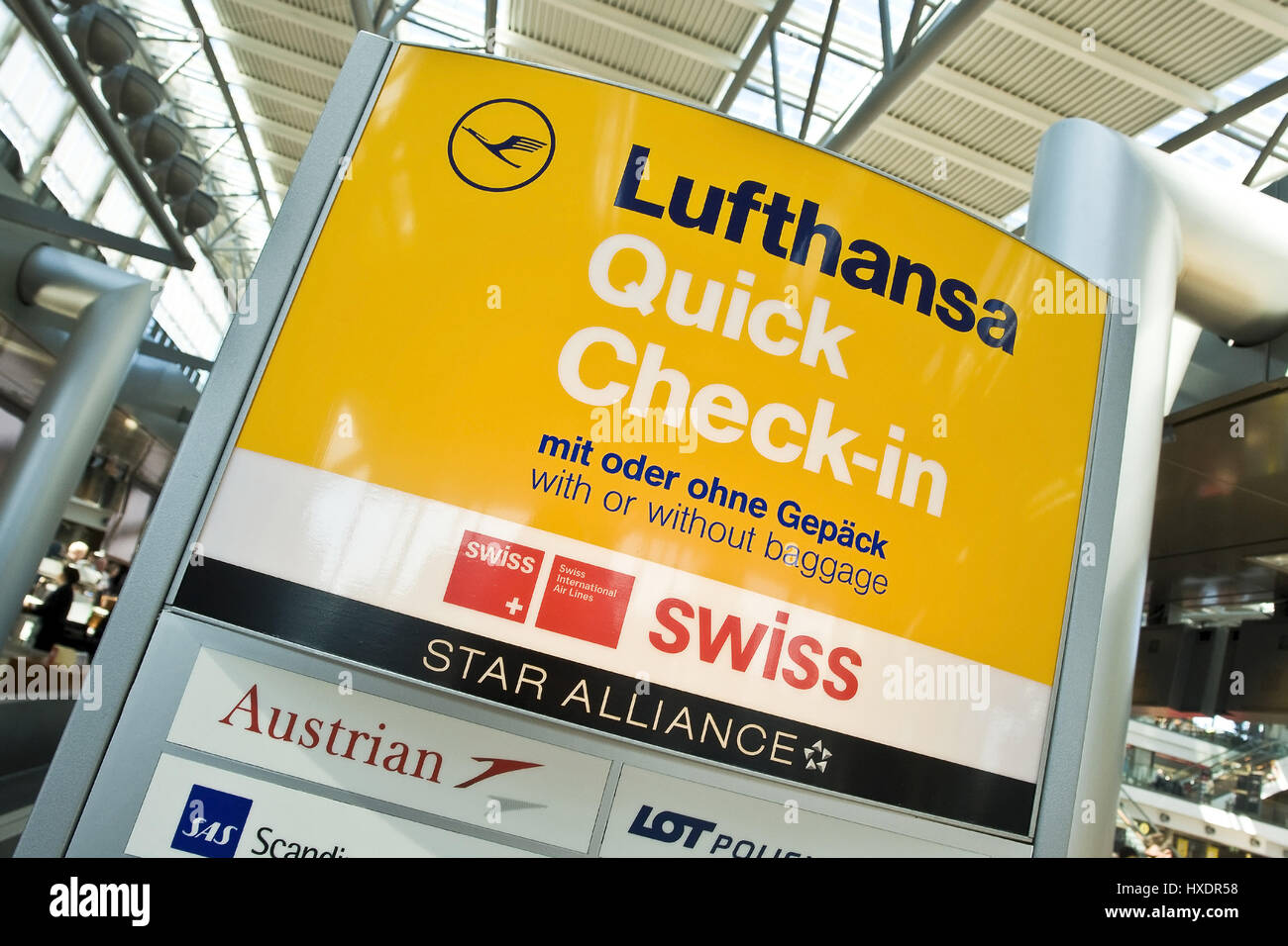 Check in automat hires stock photography and images Alamy