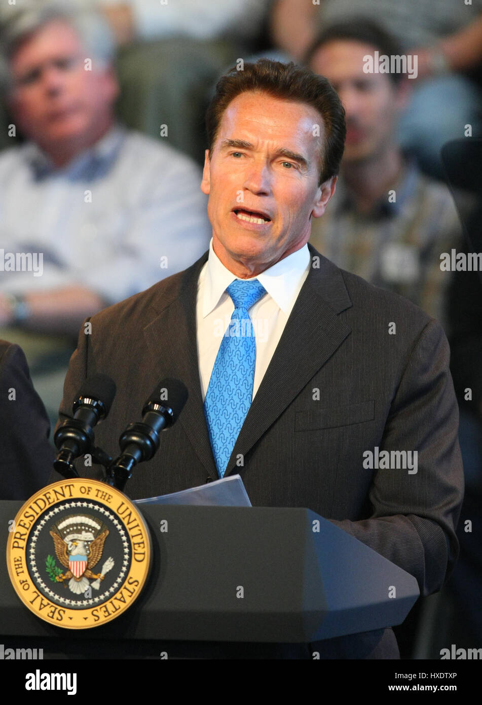 ARNOLD SCHWARZENEGGER GOVENOR OF CALIFORNIA 19 March 2009 DOWNTOWN LOS