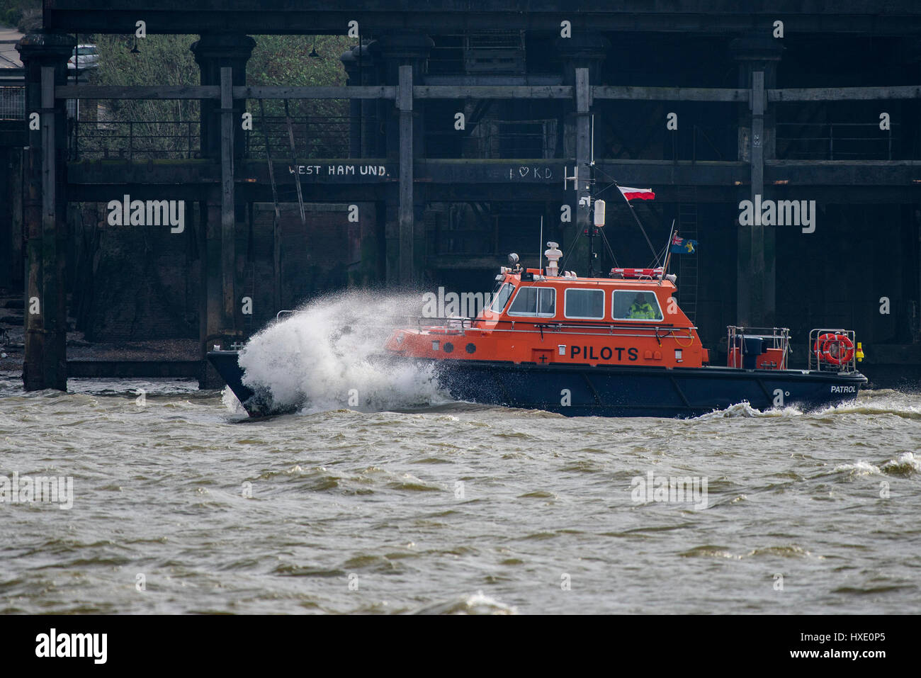 PLA Pilot Boat Cutter Patrol Pilotage Steaming Downriver River Thames Stock Photo