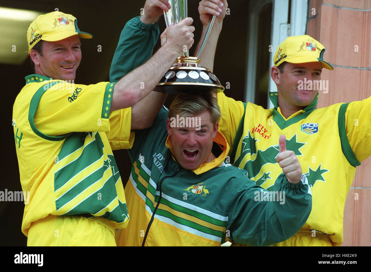SHANE WARNE STEVE & MARK WAUGH PAKISTAN V AUSTRALIA 20 June 1999 Stock Photo Alamy