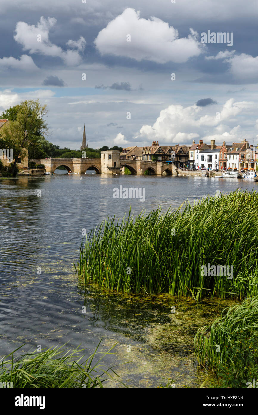 River Great Ouse and view towards St Ives Bridge, St Ives, Cambridgeshire, England Stock Photo