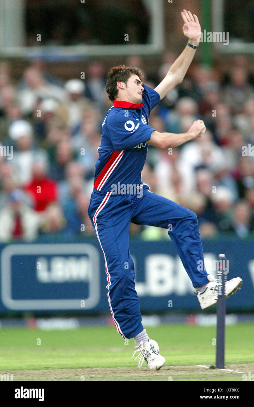 James anderson 2003 hires stock photography and images Alamy