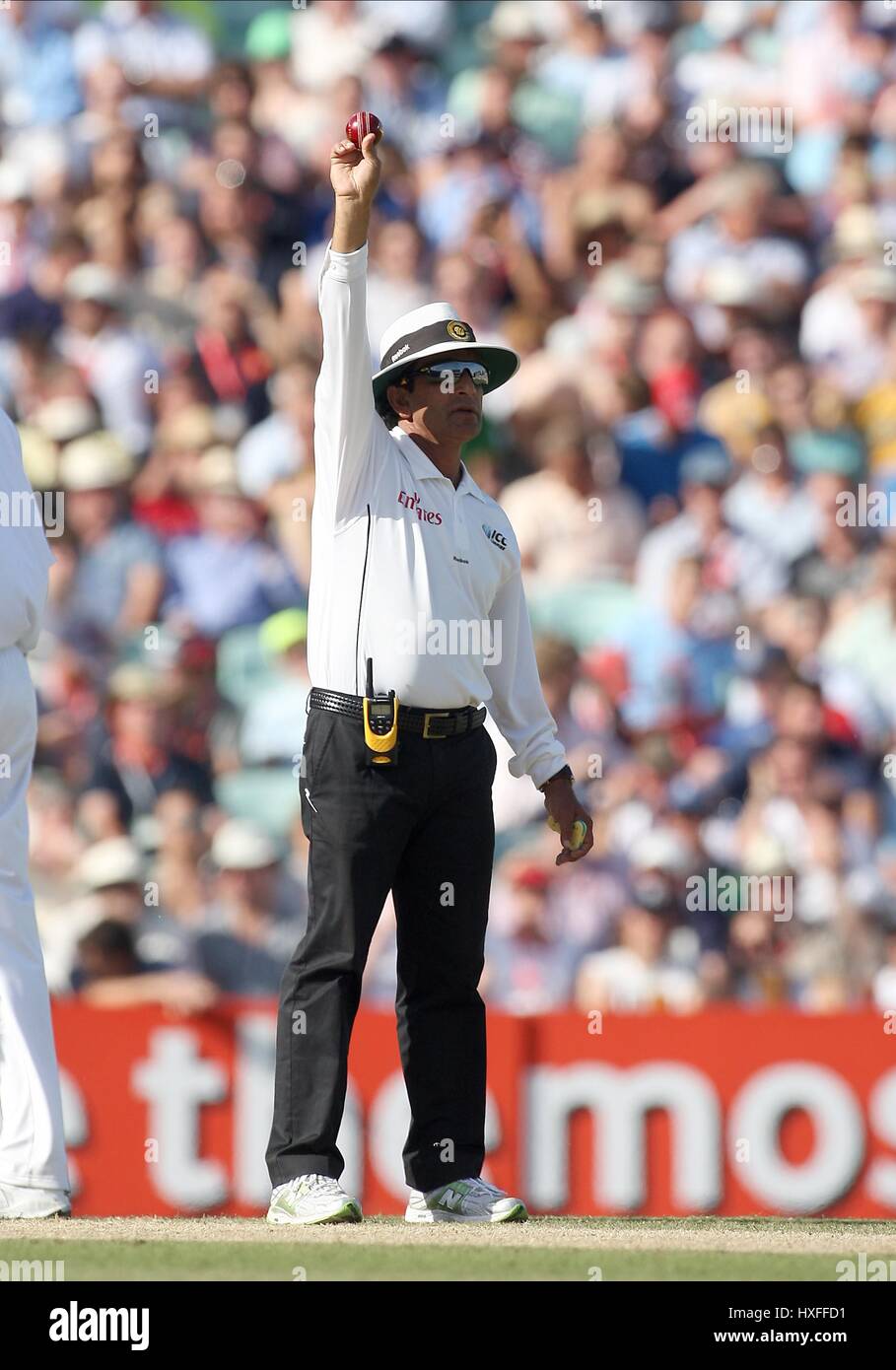 ASAD RAUF ICB TEST UMPIRE THE BRIT OVAL LONDON ENGLAND 23 August 2009 Stock Photo