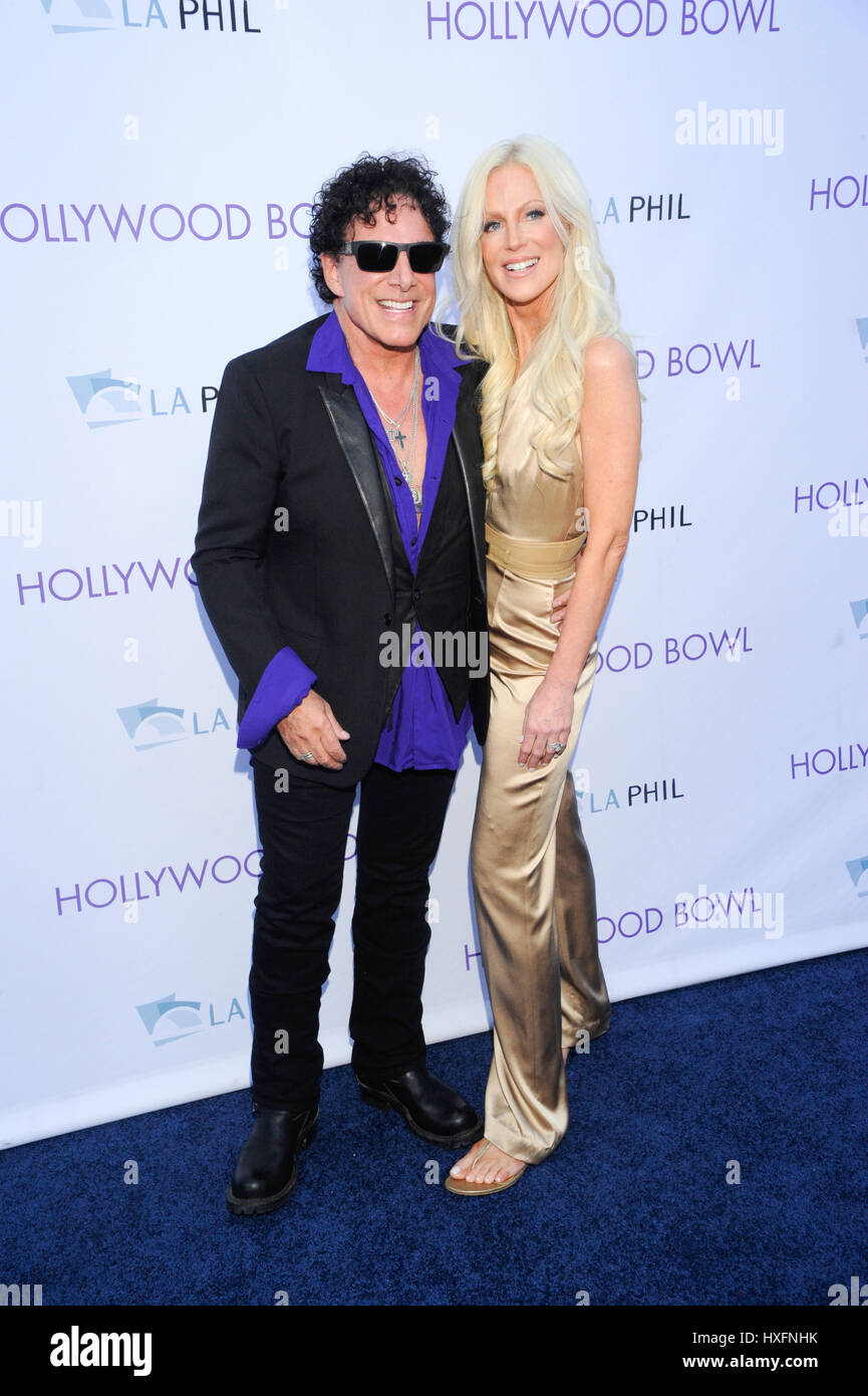 Neal schon journey wife michaele hi-res stock photography and images - Alamy