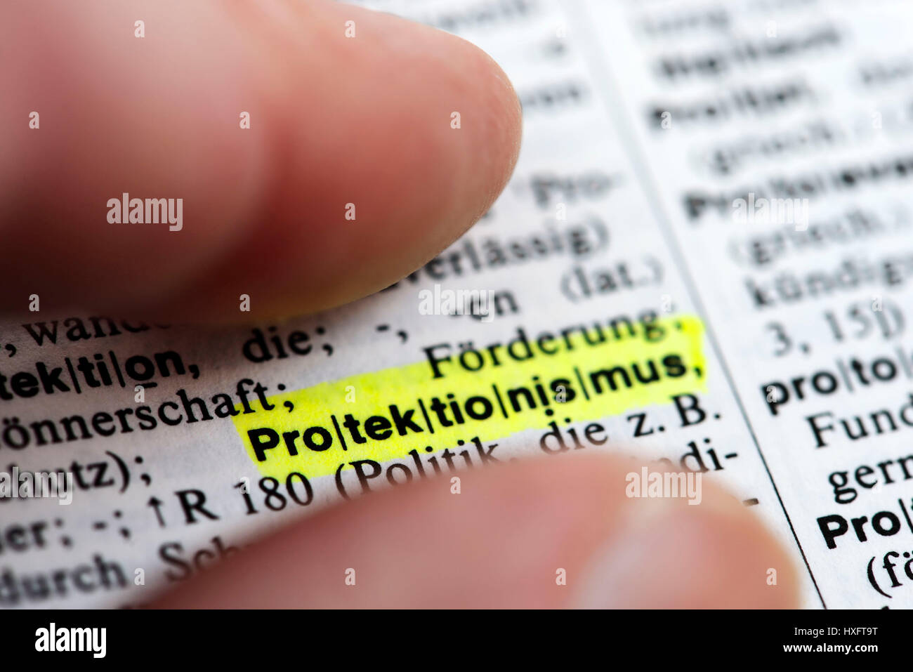 The word Protectionism in a dictionary, Das Wort Protektionismus in einem WÃ¶rterbuch Stock Photo