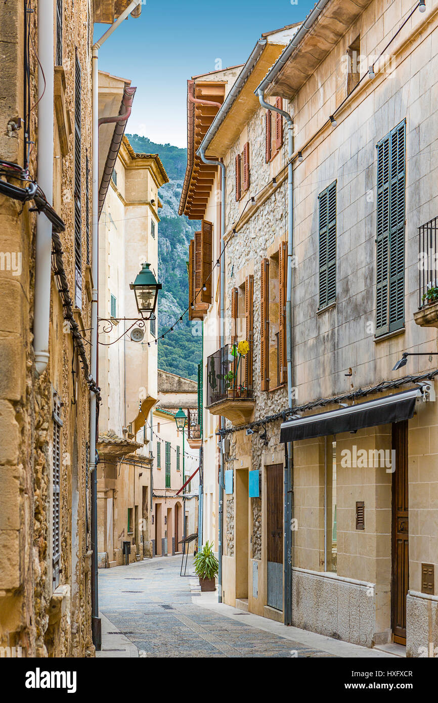 alleyway  in Pollença: Carrer d'Antoni Maura, Pollença, Mallorca, Spain Stock Photo