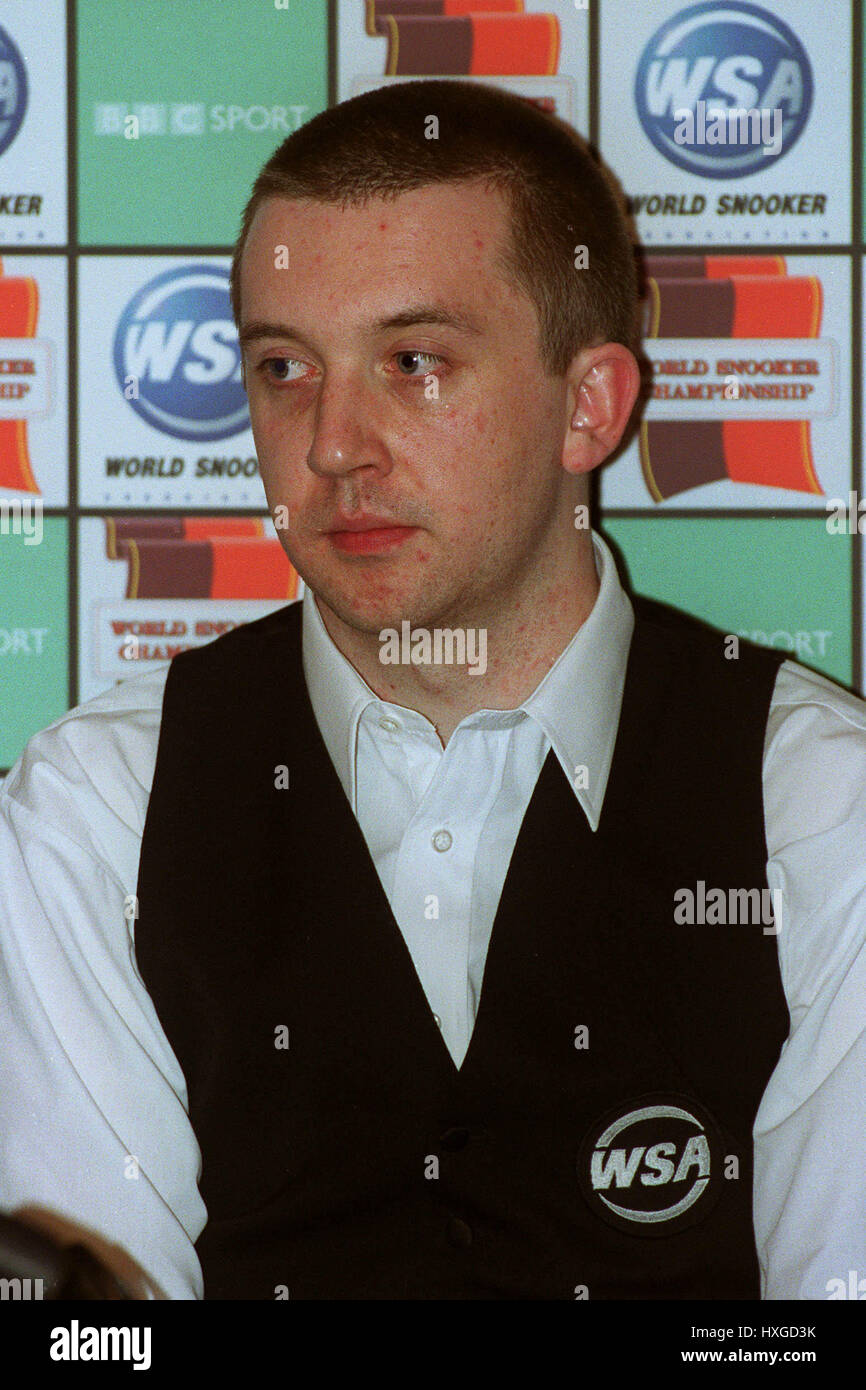 JOHN LARDNER EMBASSY WORLD CHAMPIONSHIPS 23 April 1999 Stock Photo - Alamy