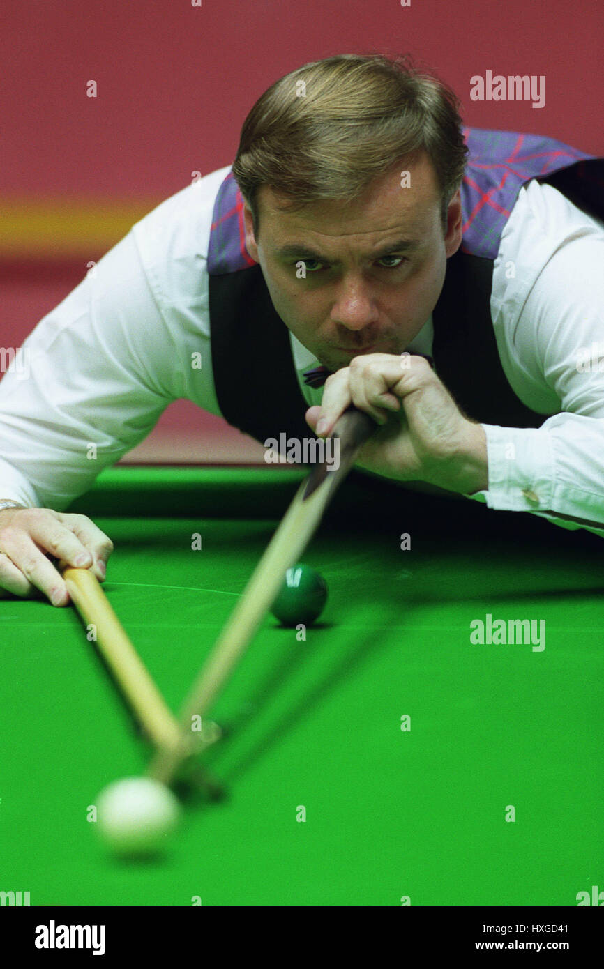 DARREN EMBASSY WORLD CHAMPIONSHIPS 22 April 1999 Stock Photo Alamy