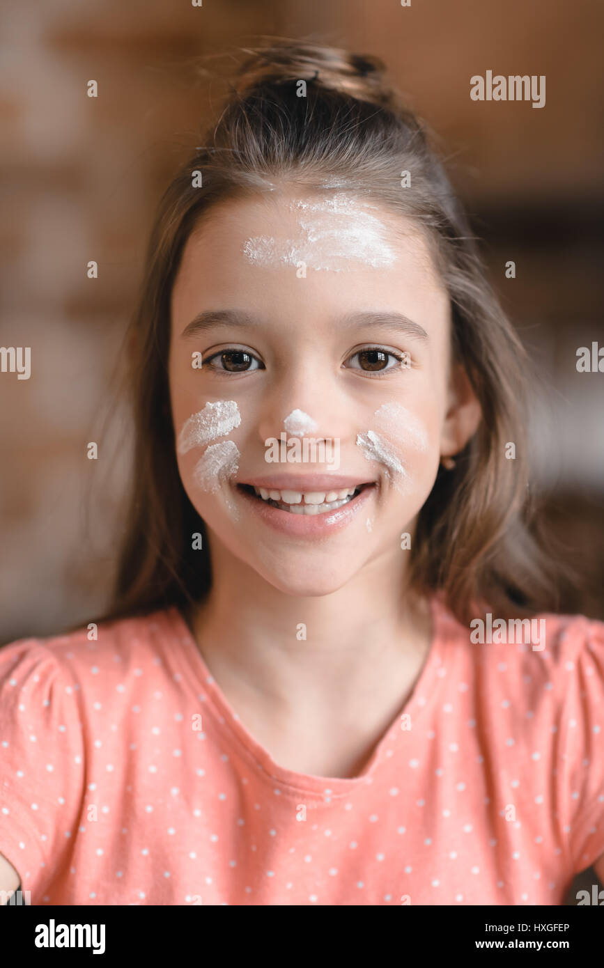 Красивые детские ротики. Девочка 7 лет плачет. Десятилетний ребенок. Детское лицо с открытым ртом. Обкончанные лица девочек.