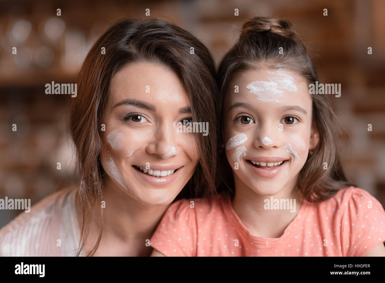 Flour on face kid hi-res stock photography and images - Alamy