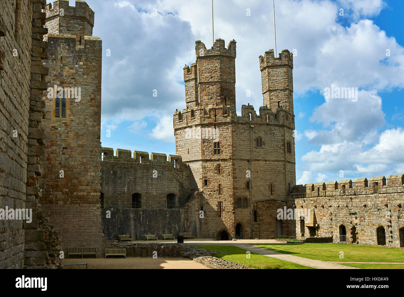 Carnarvon Castle Stock Photos & Carnarvon Castle Stock Images Alamy