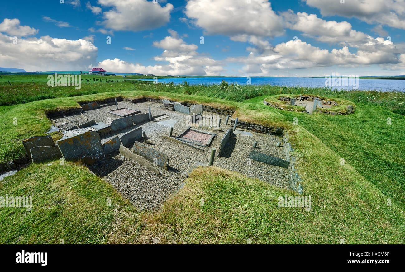 The recessed box beds and harth of one of the 8 houses of the Neolithic Barnhouse Settlement archaeological site, circa 3000 BC,  Loch of Harray, Orkn Stock Photo