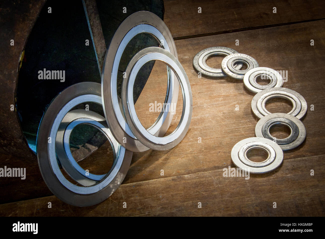 Gasket, mechanical seal which fills the space between two or