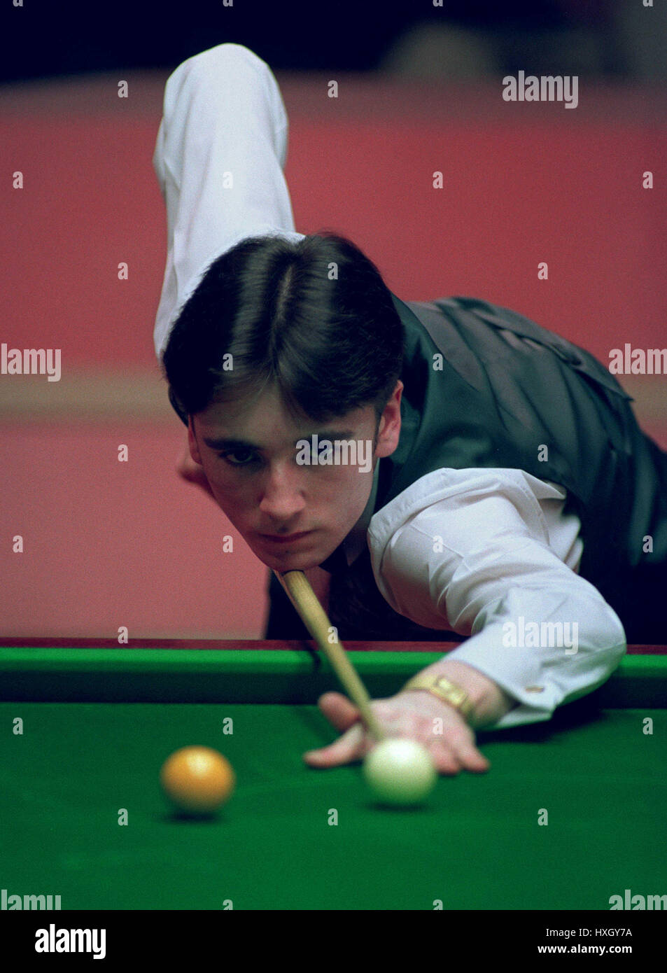 CHRIS SMALL EMBASSY WORLD CHAMPIONSHIPS 24 April 1992 Stock Photo - Alamy