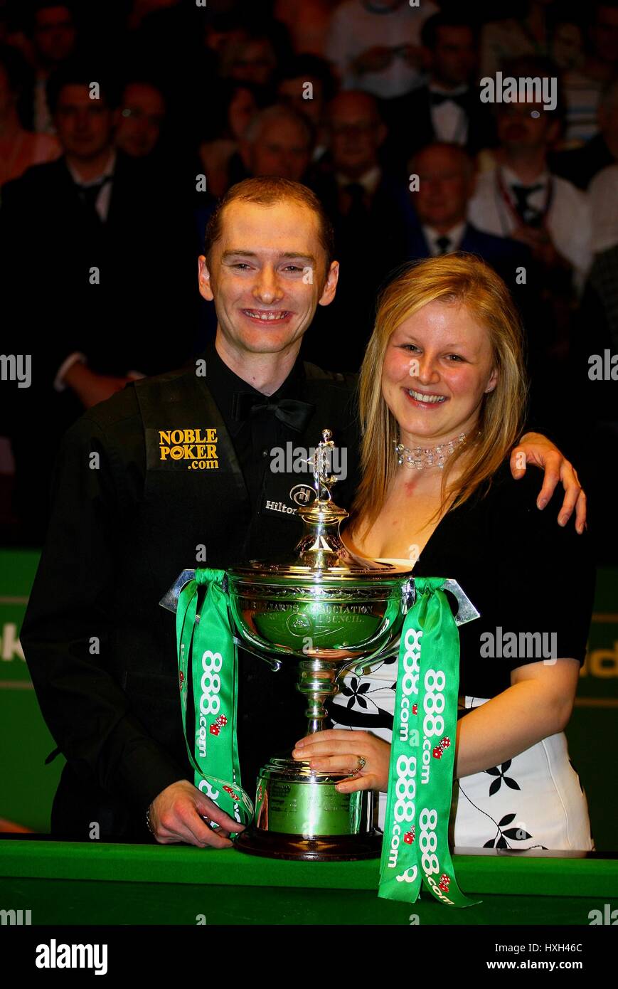 graeme-dott-wife-world-snooker-champion-crucible-theatre-sheffield