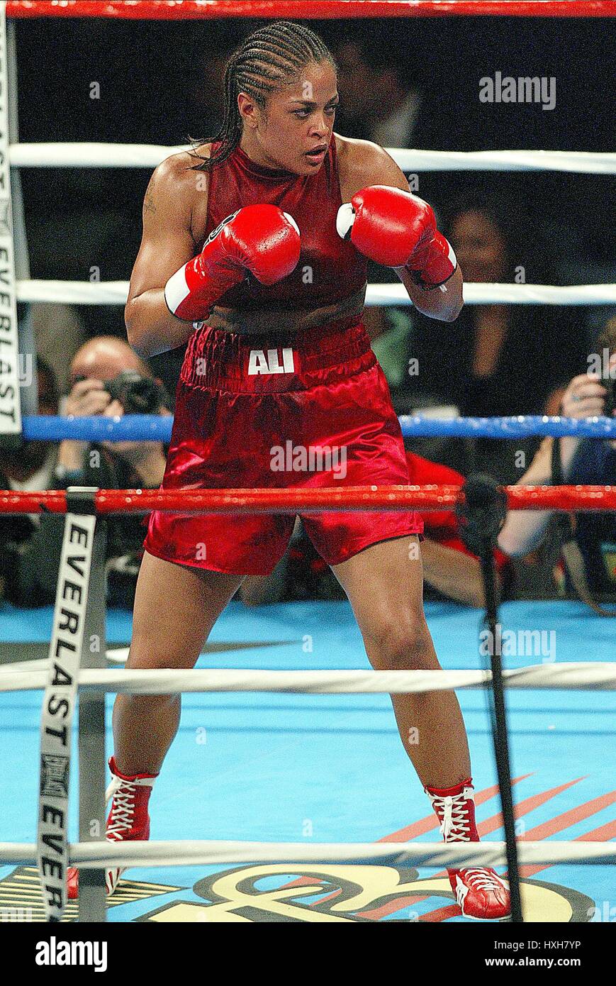 LAILA ALI BOXER STAPLES CENTRE LOS ANGELES USA 21 June 2003 Stock Photo