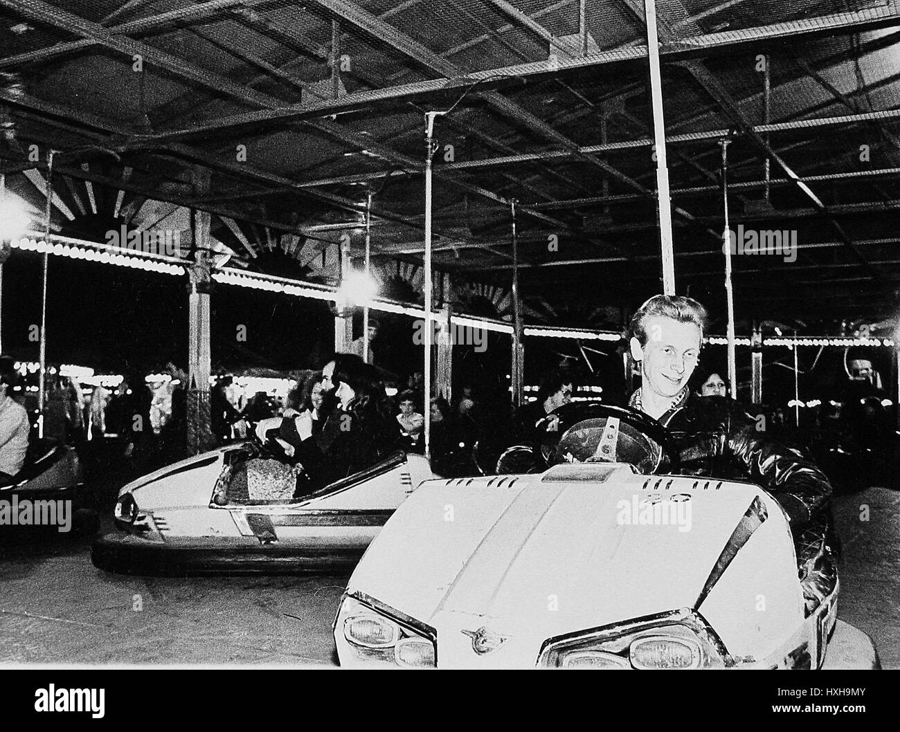 BUMPER CARS AMUSEMENT PARK ENGLAND 01 January 1970 Stock Photo Alamy