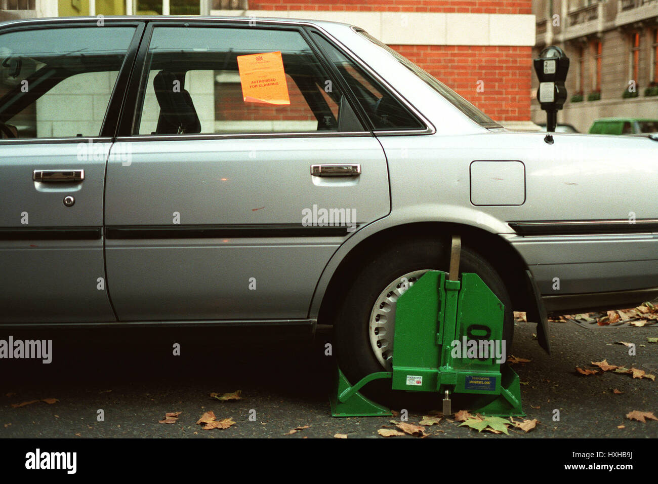 Clamped hires stock photography and images Alamy