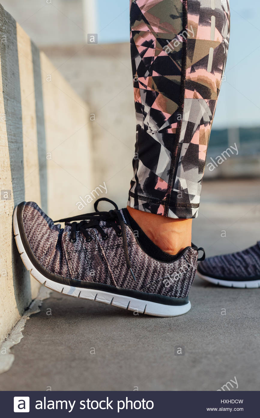 flexible sports shoes