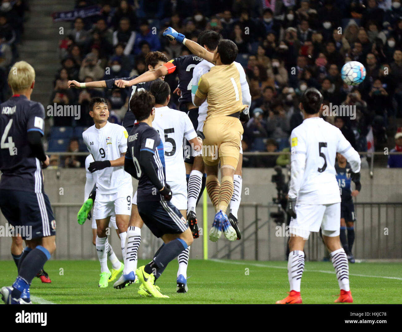 march 28, 2017, Saitama, Japan - Japan's Maya Yoshida (C) heads the ball into the goal during the World Cup 2018 qualifier in Saitama, suburban Tokyo on Tuesday, March 28, 2017. Japan defeated Thailand 4-0. Credit: Yoshio Tsunoda/AFLO/Alamy Live News Stock Photo