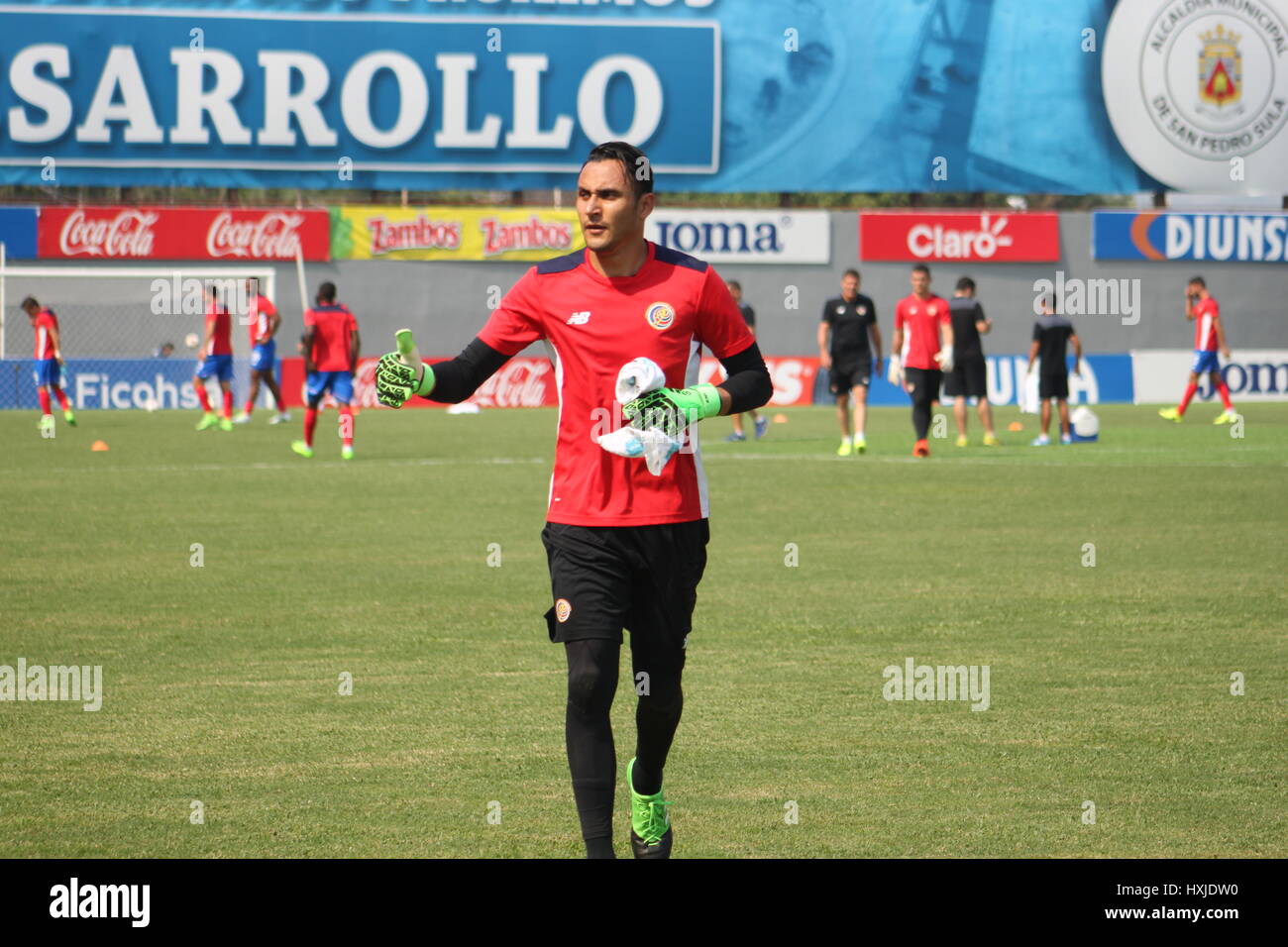 San Pedro Sula, Honduras . 28th March, 2017. Keylor Navas during warm up. Kendall Waston scored in the second half to give visiting Costa Rica (2W-1D-1L, 7 points) a 1-1 draw with Honduras (1-1-2, 4) in the final round of CONCACAF qualifying for the 2018 FIFA World Cup on Tuesday at the hot Estadio Francosco Morazan. Photo by Leonel Sandí | PHOTO MEDIA EXPRESS Credit: VWPics/Alamy Live News Stock Photo