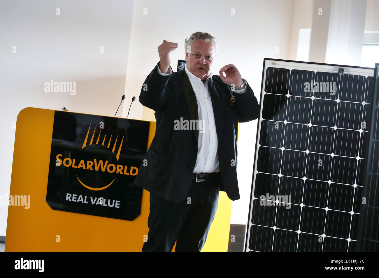 Bonn, Germany. 29th Mar, 2017. Frank Asbeck, the CEO of Solarworld, reports on the financial status of the company in Bonn, Germany, 29 March 2017. The deeply indebted and struggling energy concern has released its annual financial report. Photo: Oliver Berg/dpa/Alamy Live News Stock Photo