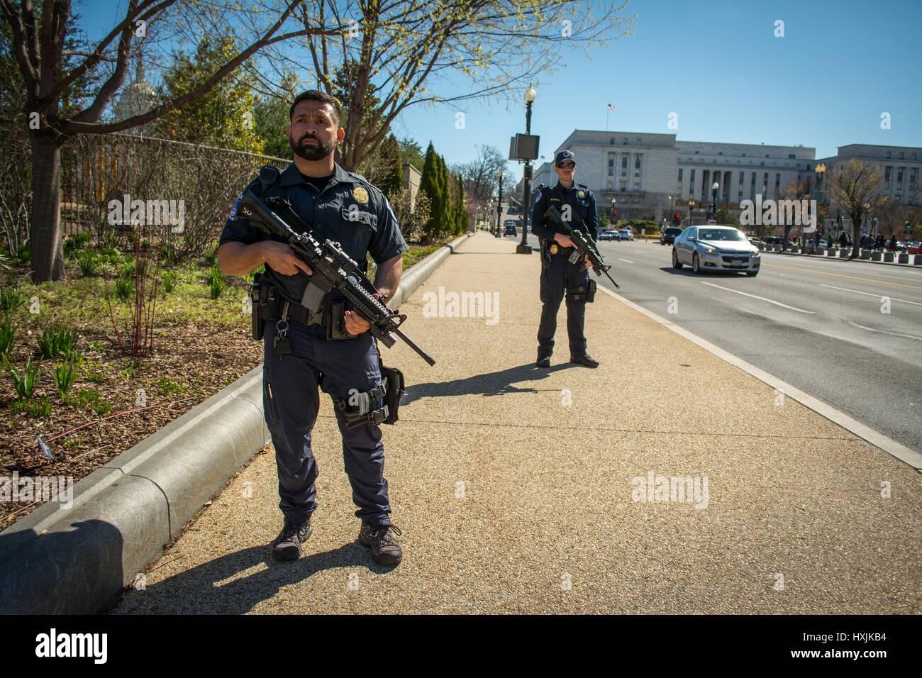 Washington DC, USA. 29th March 2017. A driver nearly ran over Capitol Police officers near the Capitol building on Wednesday morning. 29th Mar, 2017. Shots were fired during the incident Credit: Dimitrios Manis/ZUMA Wire/Alamy Live News Stock Photo