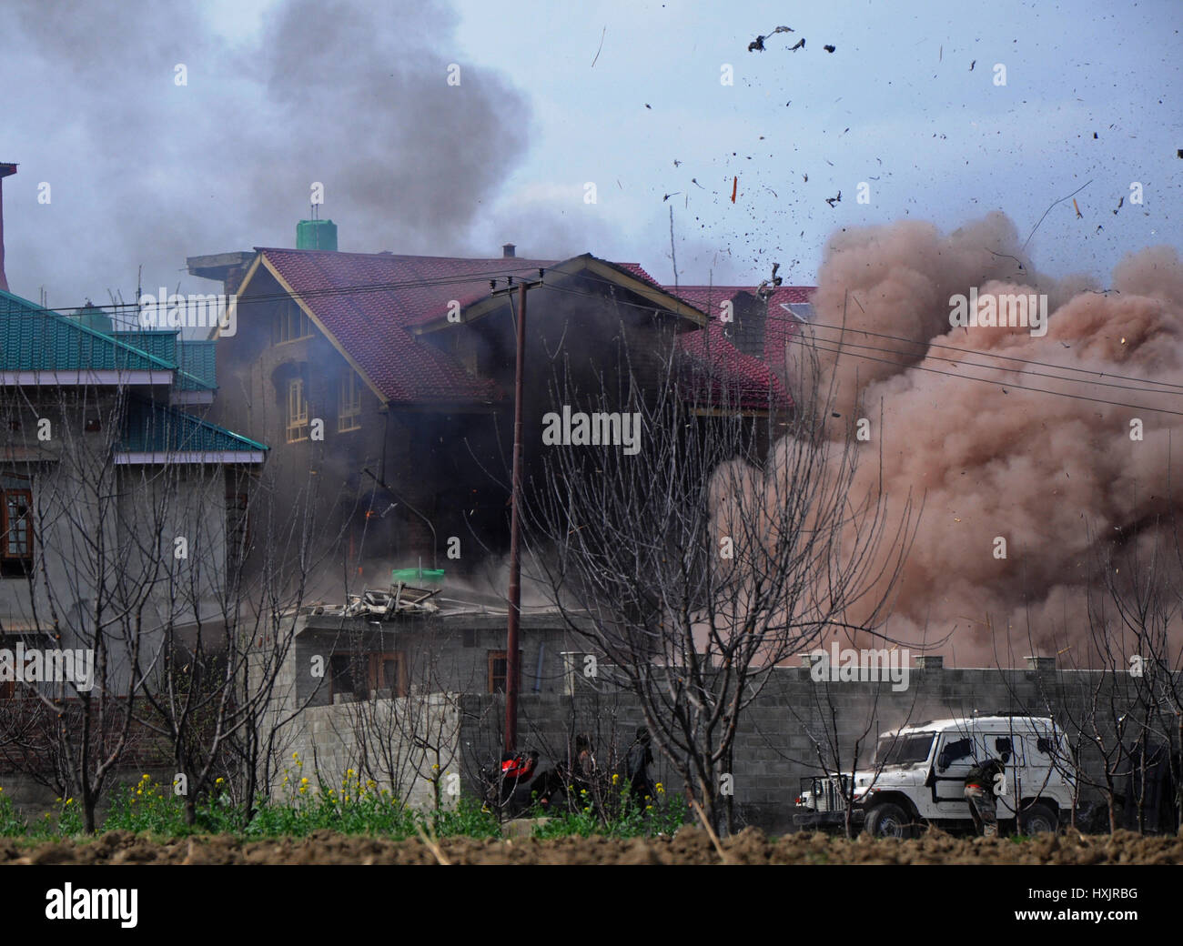 Srinagar, Kashmir. 28th Mar, 2017. Kashmirn army soldiers explode a ...